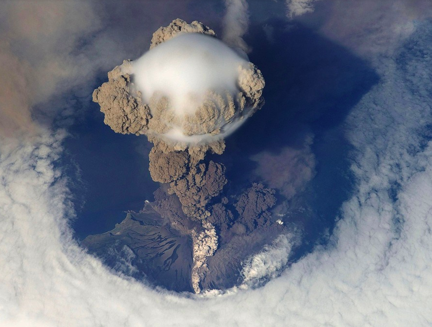 Erupción de un volcán